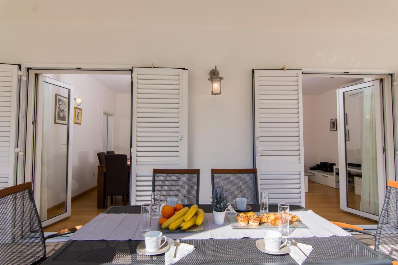 Villa Relax - Beautiful Apartment With Heated Saltwater Pool & Jacuzzi Kastela Exterior photo